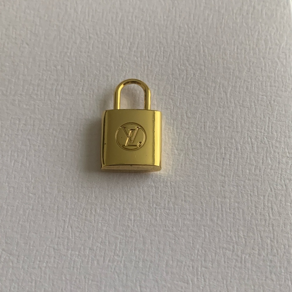 Charms - Picture 6 of 10